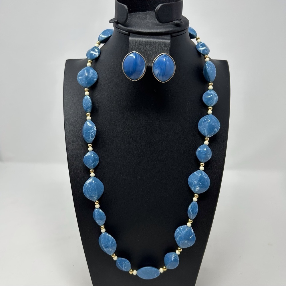 Vintage Avon Blue Marble Cream Swirl Inspired Stud Earrings & Beaded Necklace